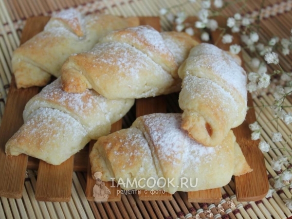 Творожные рогалики с орехами и сгущенкой, рецепт с фото