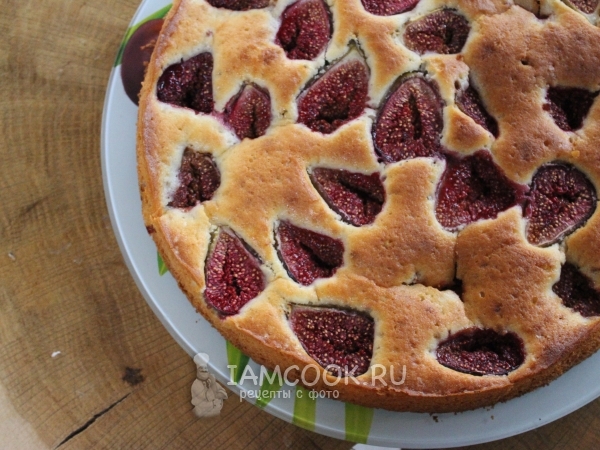 Шарлотка с инжиром, рецепт с фото