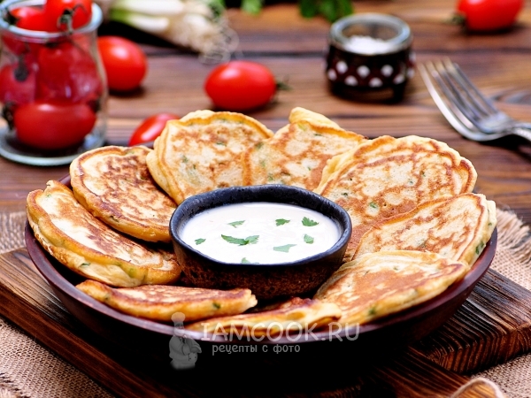 Оладьи с зеленым луком и яйцом, рецепт с фото